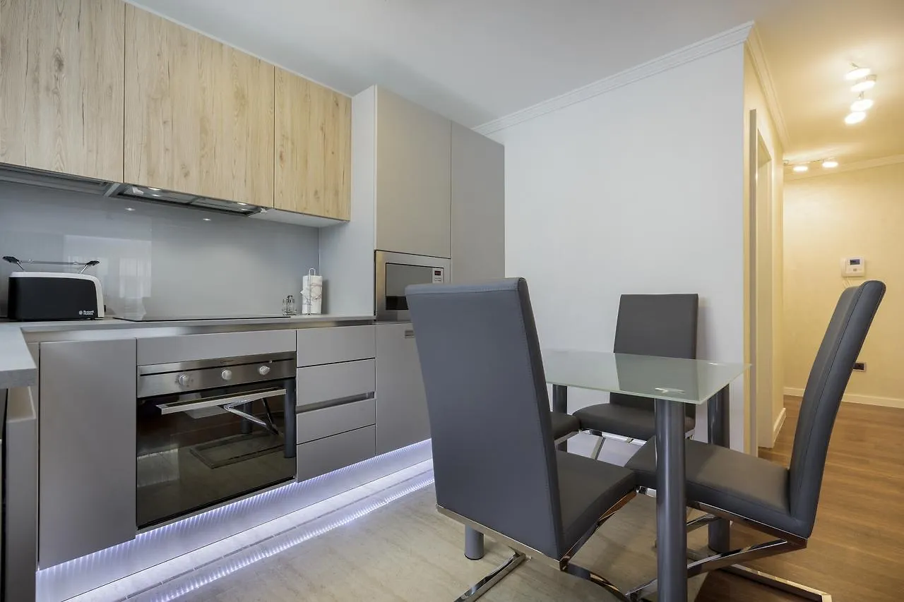 The Queen Luxury Apartments - Villa Vinicia Luxembourg 0*,  Luxembourg