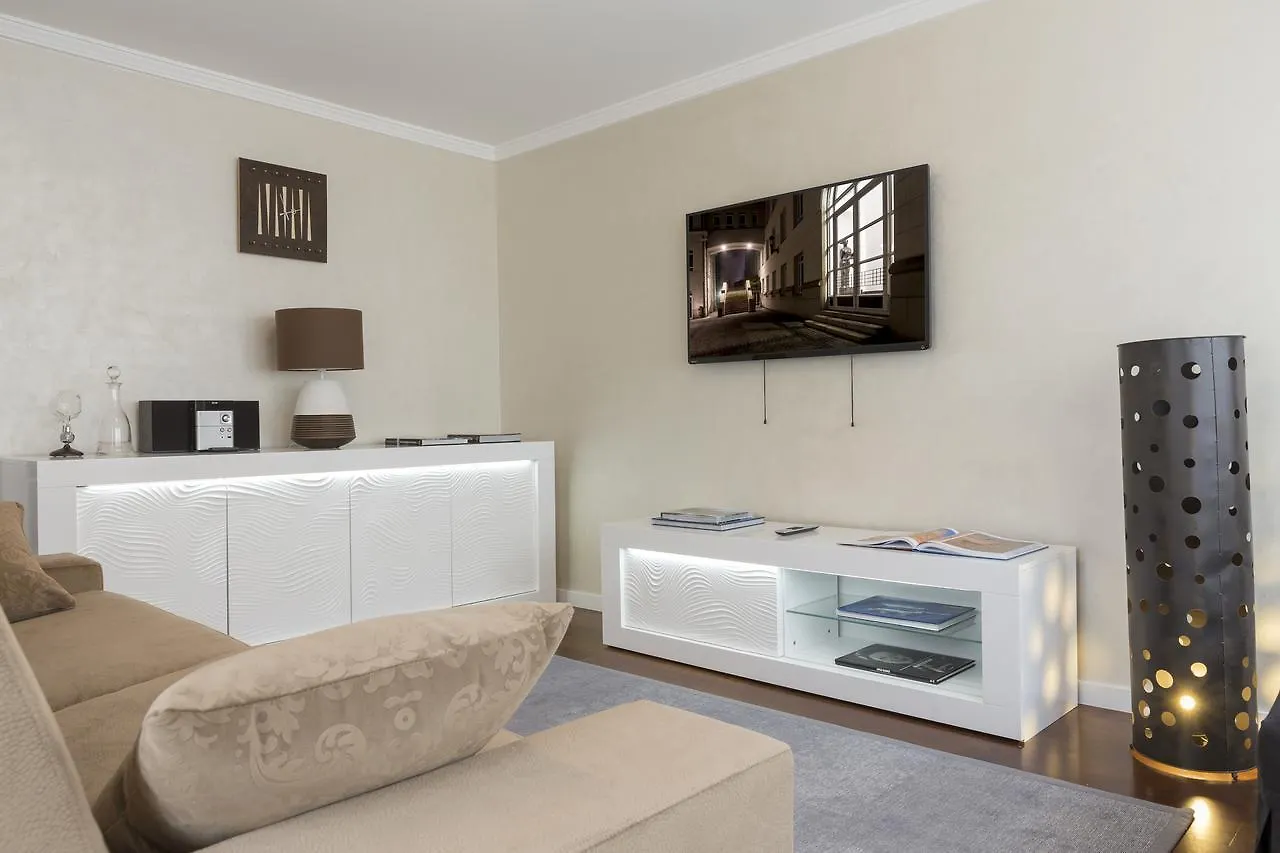 The Queen Luxury Apartments - Villa Vinicia Luxembourg 0*,  Luxembourg