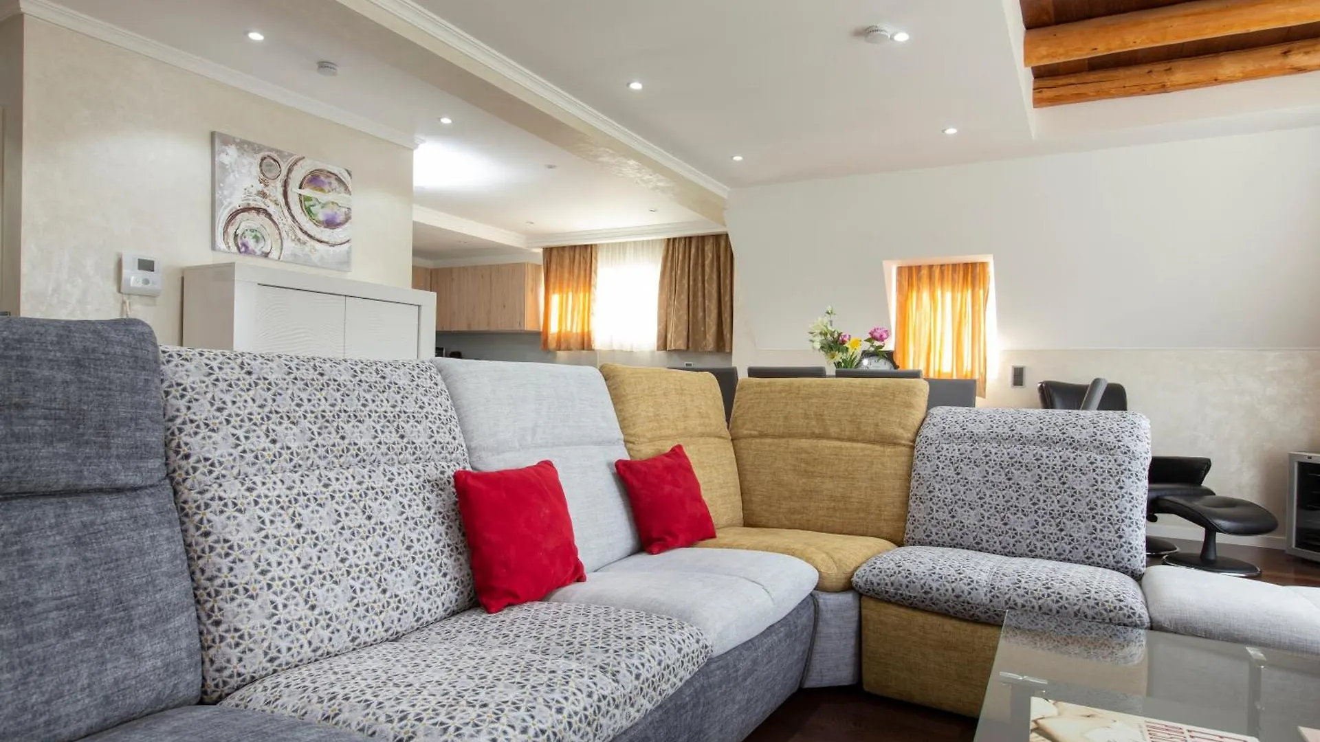 The Queen Luxury Apartments - Villa Vinicia Luxembourg Luxembourg